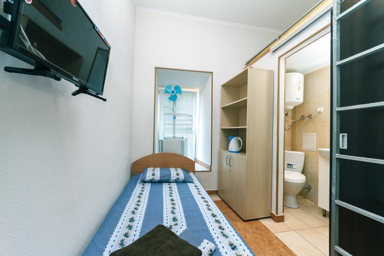 Small Room Near Independence Square Kiev Extérieur photo