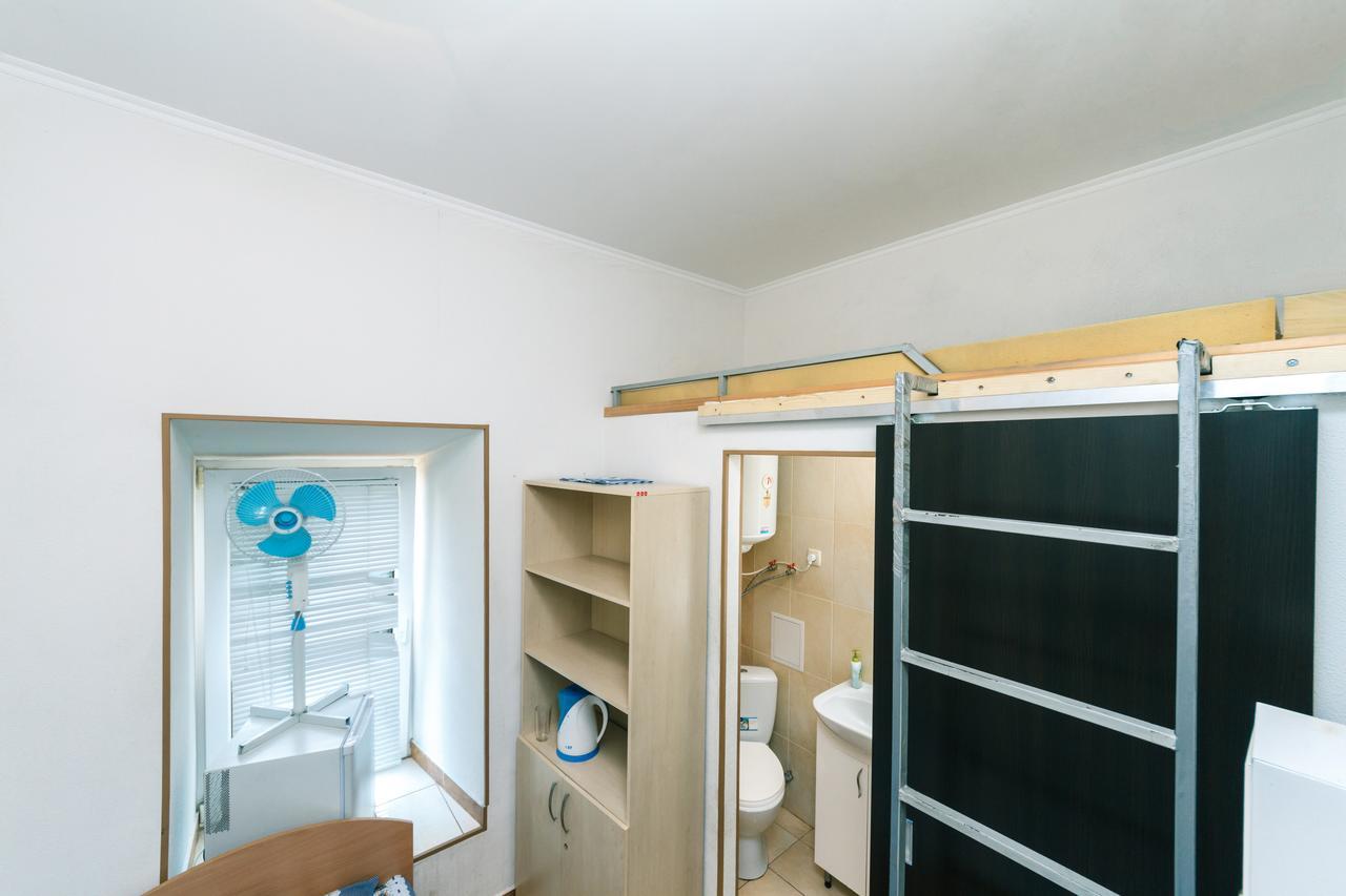 Small Room Near Independence Square Kiev Extérieur photo